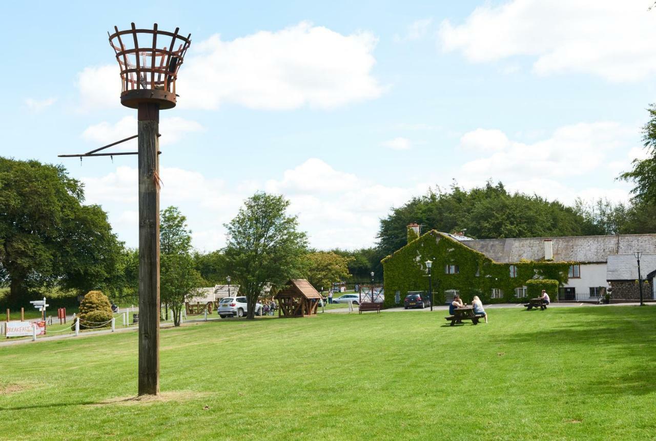 Raleghs Cross Inn Clatworthy Quarto foto